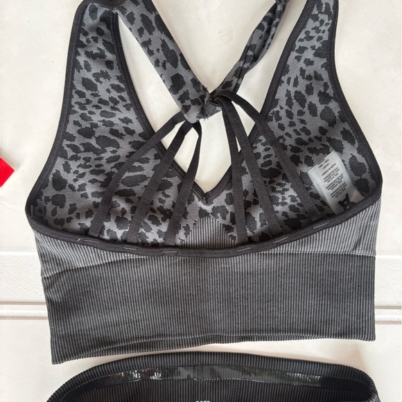 Good American Legging & Sports Bra Set Gray - Picture 6 of 7